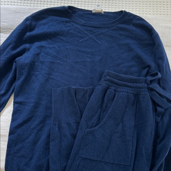 Eres Wool Cashmere Set Jogger Sugar Sweater Navy - Picture 2 of 7